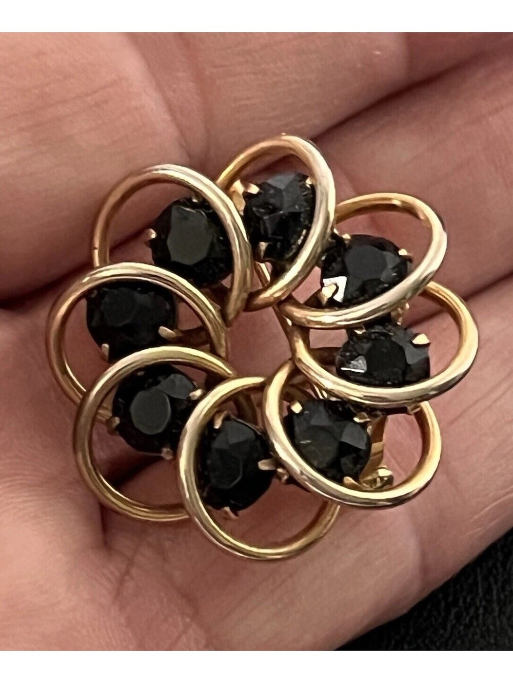 Beautiful Vintage Black Rhinestone Gold Tone Brooch Pin Stacked Circles